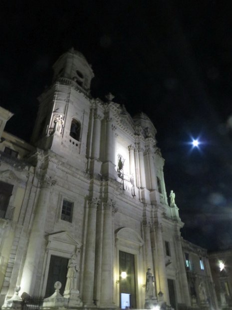 (39) Catania by night